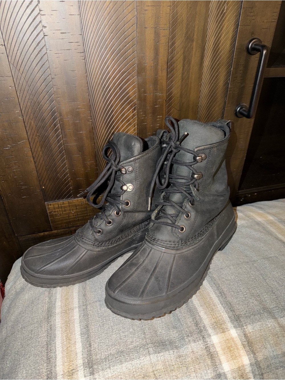 UGG Men's Black Lace-Up Waterproof Winter Boots